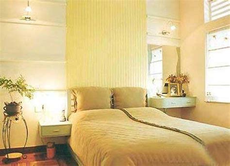 37 Lovely Guest Bedrooms Decoration Ideas - HMDCRTN