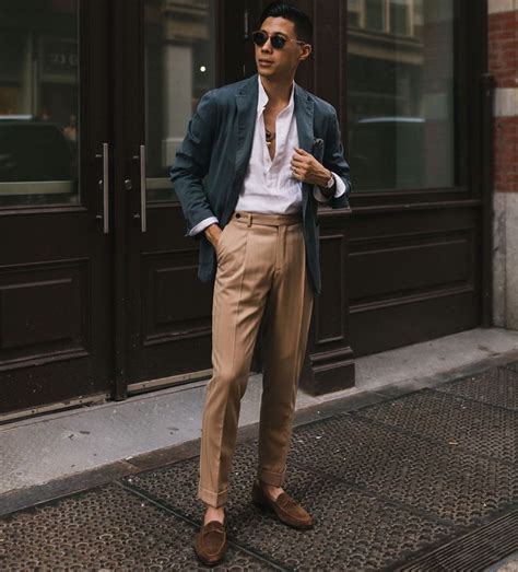 The best way to start the week is to look your best! | Chinos men ...