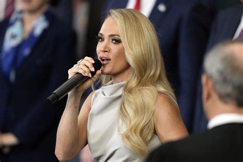 Carrie Underwood May Have Performed at Trump Inauguration for Free ...