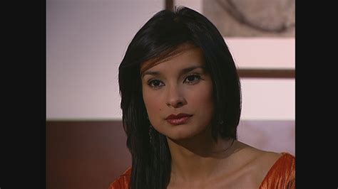 Watch Amores de Mercado Episode: Estrategias - NBC.com