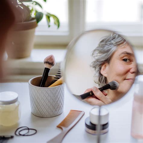 This Amazon Makeup Brush Set With 55,000+ 5-Star Reviews is Only $10