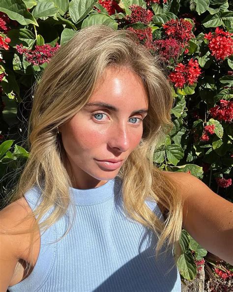 Inside life of Bonnie Blue as she beds 100 men from involved mum to sportsman boyfriend - Daily Star