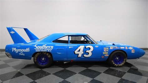 This 1970 Plymouth Superbird Richard Petty Replica Is Pure Nostalgia ...