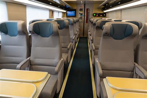 Amtrak First Class 的图像结果