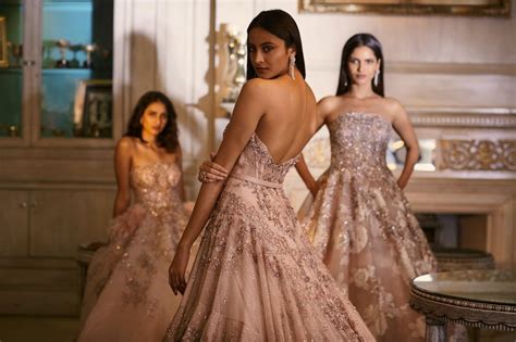 Designer Dolly J celebrates Women with 'Gulenaar' at the FDCI India ...