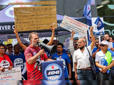 Battle intensifies between NYC authorities and rideshare operators