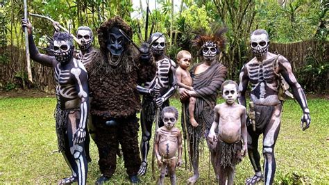 Tribal Papua New Guinea still dances to its own tune | Condé Nast ...