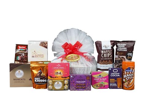 The Gift Tree The Chocolate Hamper Basket : Amazon.in: Grocery ...