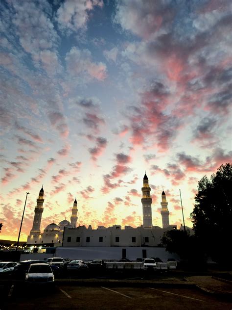 Haram Tours Deluxe Umrah Package 1B: (30th Mar/15th May) & (26th June ...