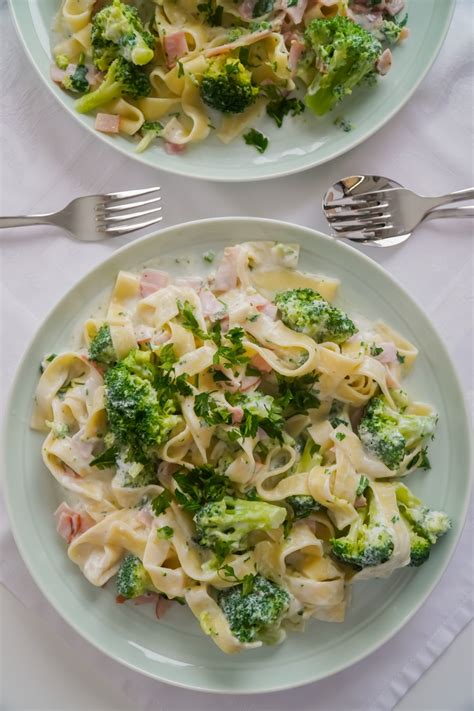 Vegetarian Fettuccine Alfredo Broccoli at Katie Jenkins blog