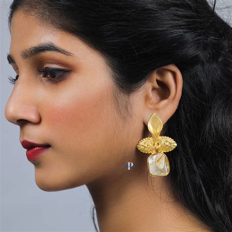 Pearlo I Fashion Earrings I Imitation Earrings