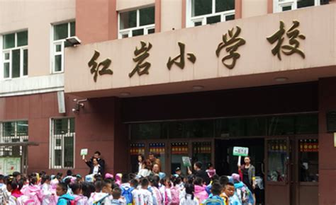 【组图】今日哈尔滨市中小学新生进行“一键式分班” - 黑龙江网