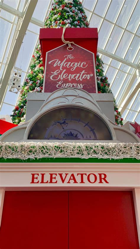 Fun Things To Do With Kids 😃 | 🎄Santa’s Elevator Express at the Natick ...