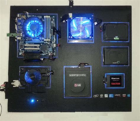 Computer Inside Wall 的图像结果