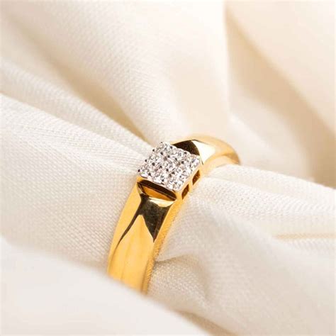 Blaze Crest Men's Diamond Ring | Jewelbox