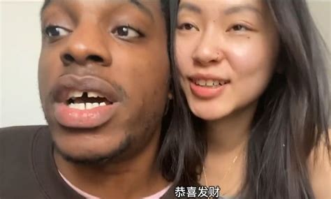 中国女留学生晒与黑人男友幸福生活，觉得找到真爱，网友：有眼光__财经头条