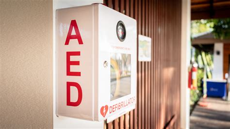 Automated External Defibrillator 的图像结果