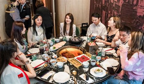 吃火锅送什么礼物最新素材