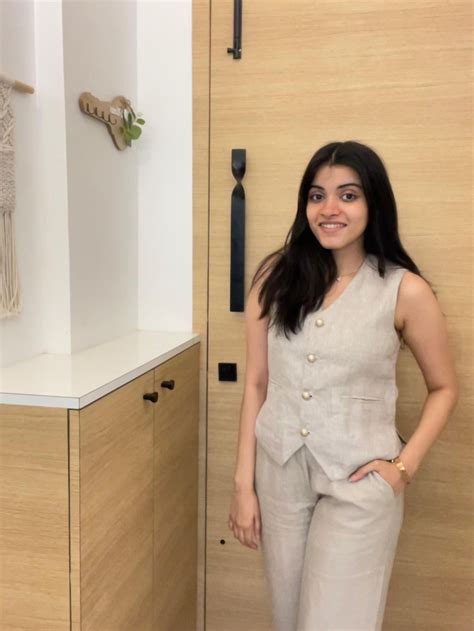 Buy Tailored Pure Linen Waistcoat for Women | Sabr India