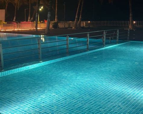 NOVOTEL MUMBAI JUHU BEACH - Hotel Reviews, Photos, Rate Comparison ...