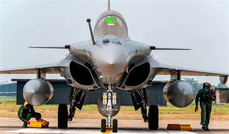 5 French fighter jets delivered to India in military upgrade