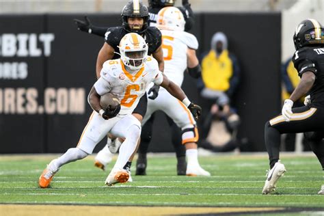 Who Should I Start? Nick Westbrook-Ikhine or Dylan Sampson