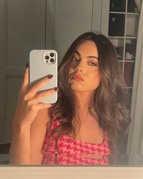 Lil Miss Red : r/AvaAllan