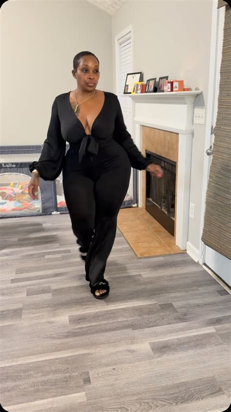 Kenyatta Averett | A lil adjustment is always good👌 #MsFoxy🖤🖤🖤 | Instagram