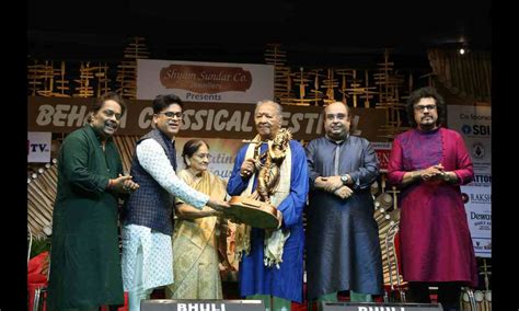 Pandit Hariprasad Chaurasia felicitated by 'Sarvottam Samman'