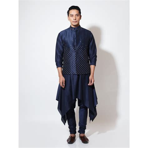 Sleeveless bandi with double tone star embroidery layered over handker ...