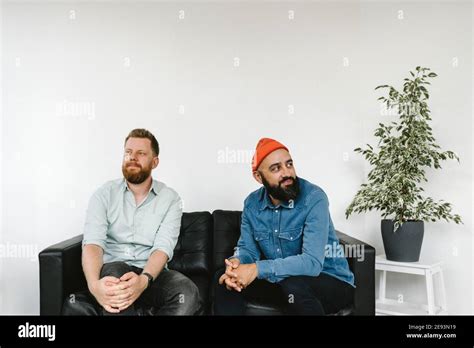 Local Siting People 的图像结果