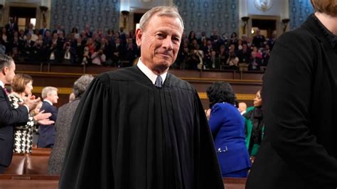 Supreme Court’s Chief Justice Focuses Year-End Report on AI | The Swim News