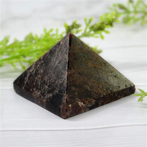 Buy Reiki Crystal Products Natural Crystal Stone Garnet Pyramid ...