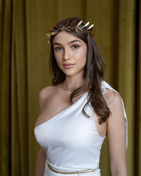 Olivia Casta - Modelo - ColorMusic