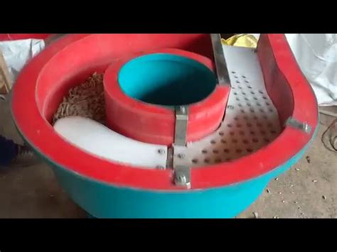 Plastic Garden Pot - Trough Vibrating Finishing Machine Manufacturer ...