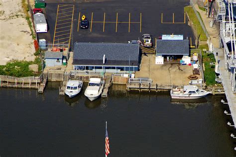 River Marine Supply Co. Fish Cleaning in Ashtabula, OH, United States ...