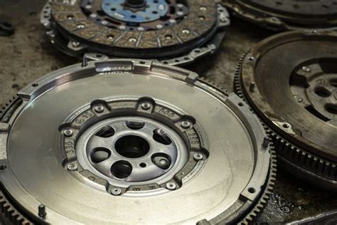 Car Flywheel Explained 的图像结果