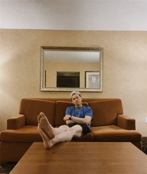 Drew Ryan Scott's feet