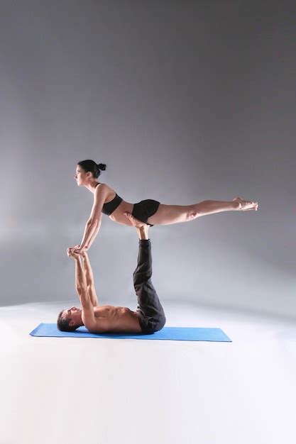Partner Yoga Fun 的图像结果