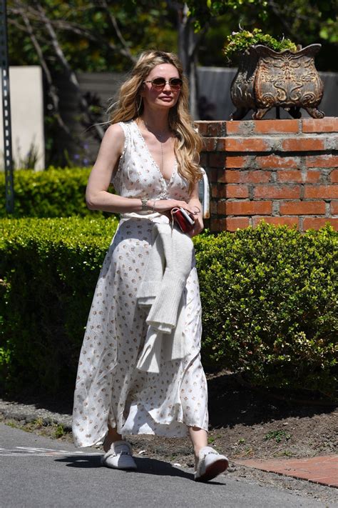 Gia Skova in a White Dress - Pacific Palisades 05/18/2023 • CelebMafia