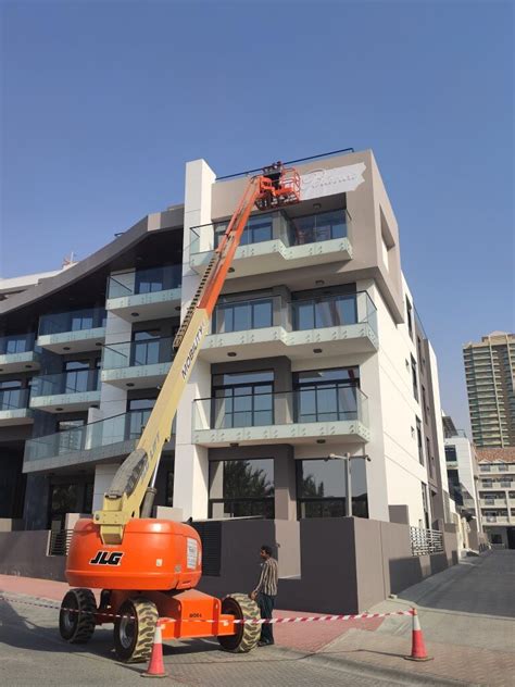 High Level Building Signage 的图像结果