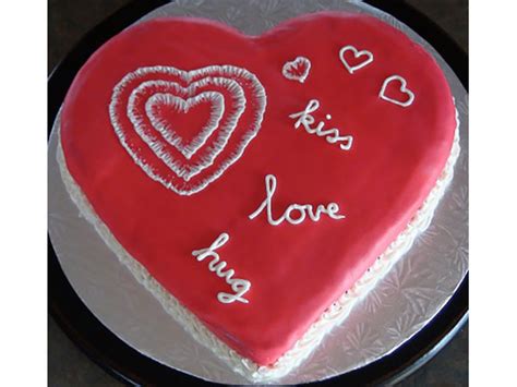 Hug Day Valentine Cake Half kg. Buy Hug Day Valentine Cake online ...