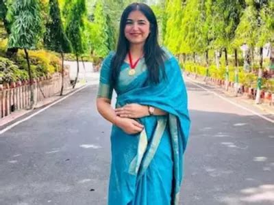 Is It Possible To Crack UPSC Without Coaching? IRS Purvi Nanda Stands ...