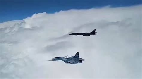 美 B-52H vs 러 TU-95 전략폭격기 충돌 위기!