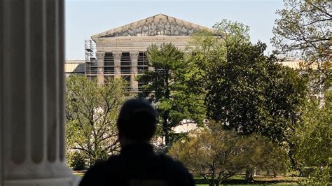 Supreme Court Temporarily Blocks Order to Return Man Wrongly Deported ...