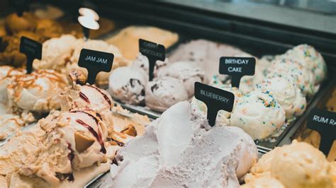 The 11 BEST Ice Cream Shop Design Ideas: How To Design A Ice Cream Shop ...