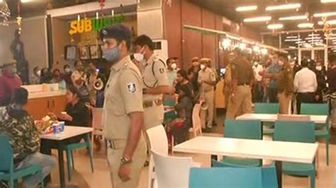 Raids Ahead Of New Year: BMC Seals Bar, Eateries & Food Courts In ...