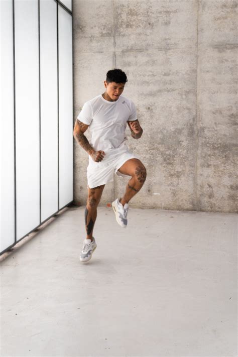 Arachion Triumph T-shirt | Porcelain White