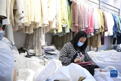 湖南株洲：服装市场供销两旺-新华网