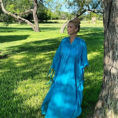 What Is A Caftan And How To Wear It Now 2022 | Fashion Canons
